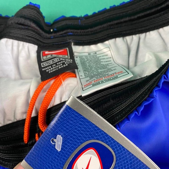 Vintage 90s DSNWT deadstock nike team blue shorts. - Picture 4 of 4